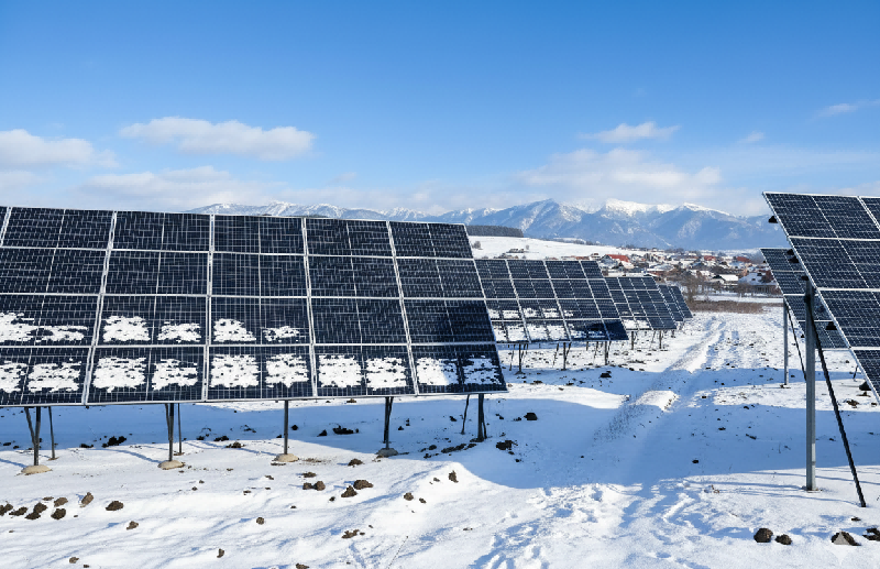 Sécurité solaire maximale en hiver : choisir des fusibles photovoltaïques de haute fiabilité (Galaxy Fuse)