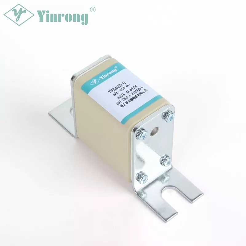 Fusible haute vitesse à corps carré à lame DIN 690 V